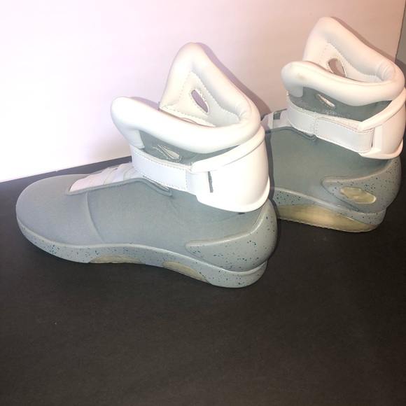 Back To The Future Part II Shoes - Picture 2 of 12